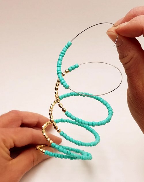 Debbie Blair's Working with Memory Wire - , General Education, Tools, add beads